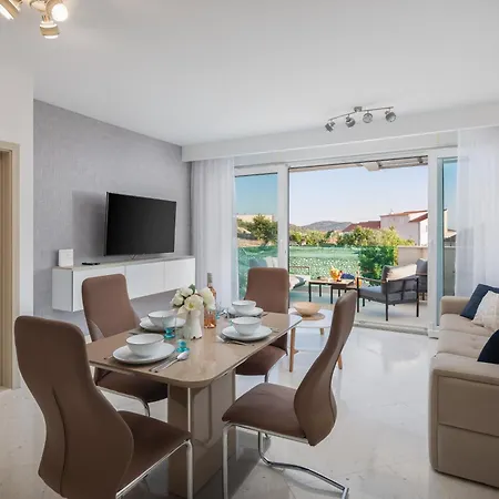 Maya Center Modern 2bd Apartment Rogoznica (Sibenik-Knin)