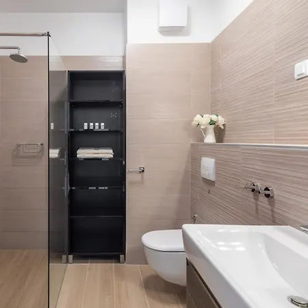 Maya Center Modern 2bd *