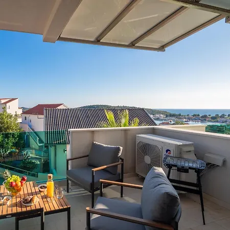 Maya Center Modern 2bd Apartment Rogoznica (Sibenik-Knin)