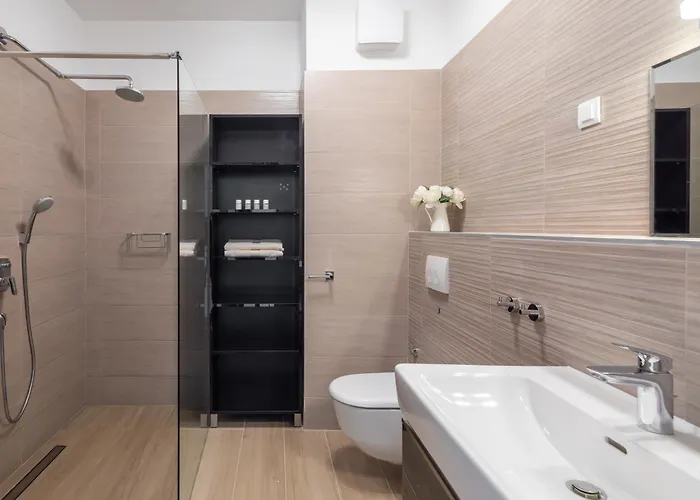 Maya Center Modern 2bd *