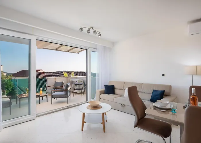 Maya Center Modern 2bd شقة